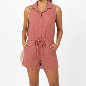 Pink Lily Sleeveless Romper Women’s Small Rust Pink/ Orange Tie Waist Romper